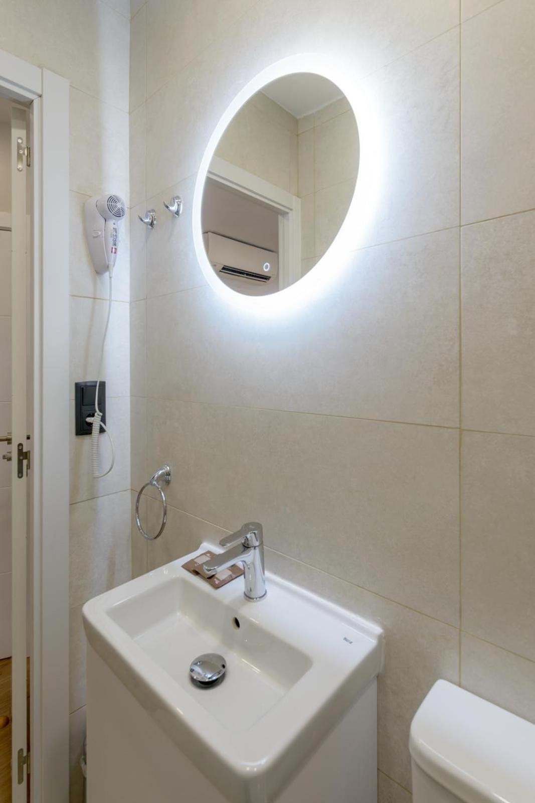 Hostal Sun Gate Мадрид Экстерьер фото
